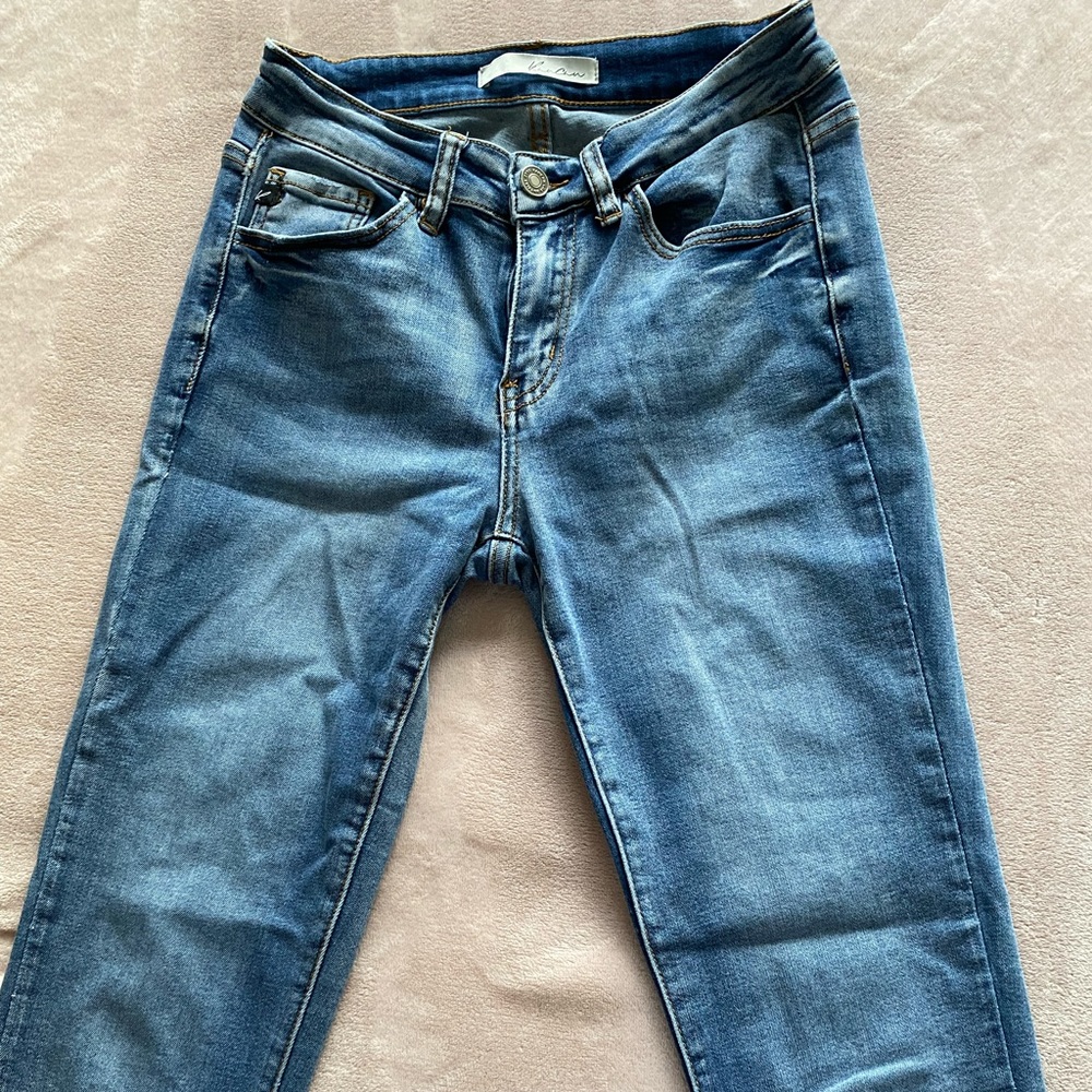 Cute size Juniors sized 3 soft blue jeans - 25Wx28L